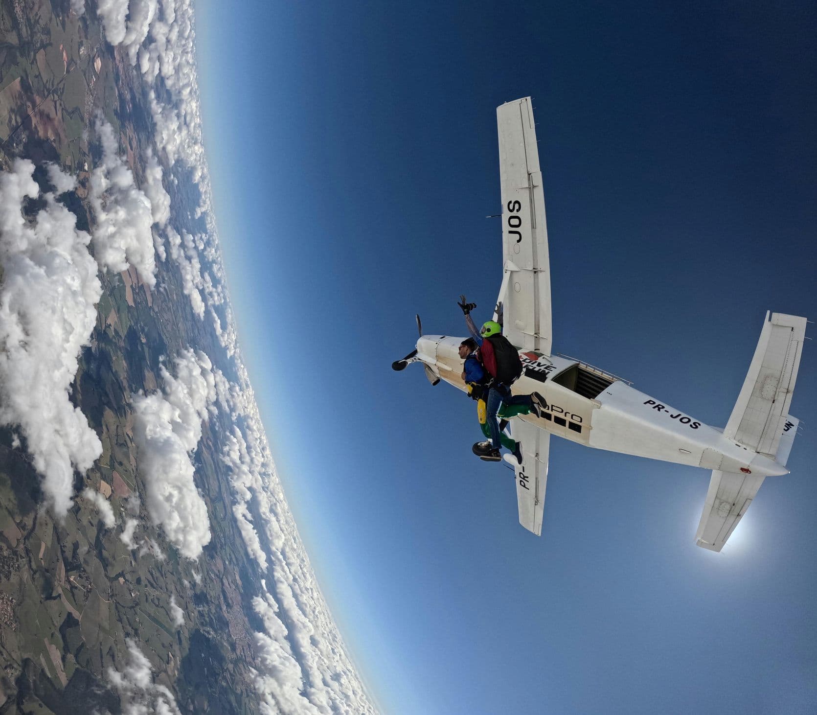 Saut en parachute en Nouvelle-Aquitaine : tandem, PAC et initiation