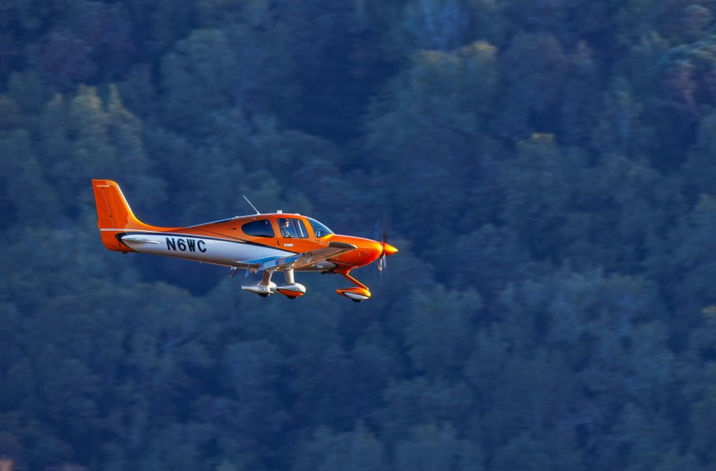 Avion de tourisme en vol