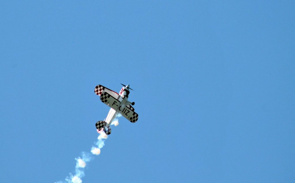 biplan en voltige aérienne