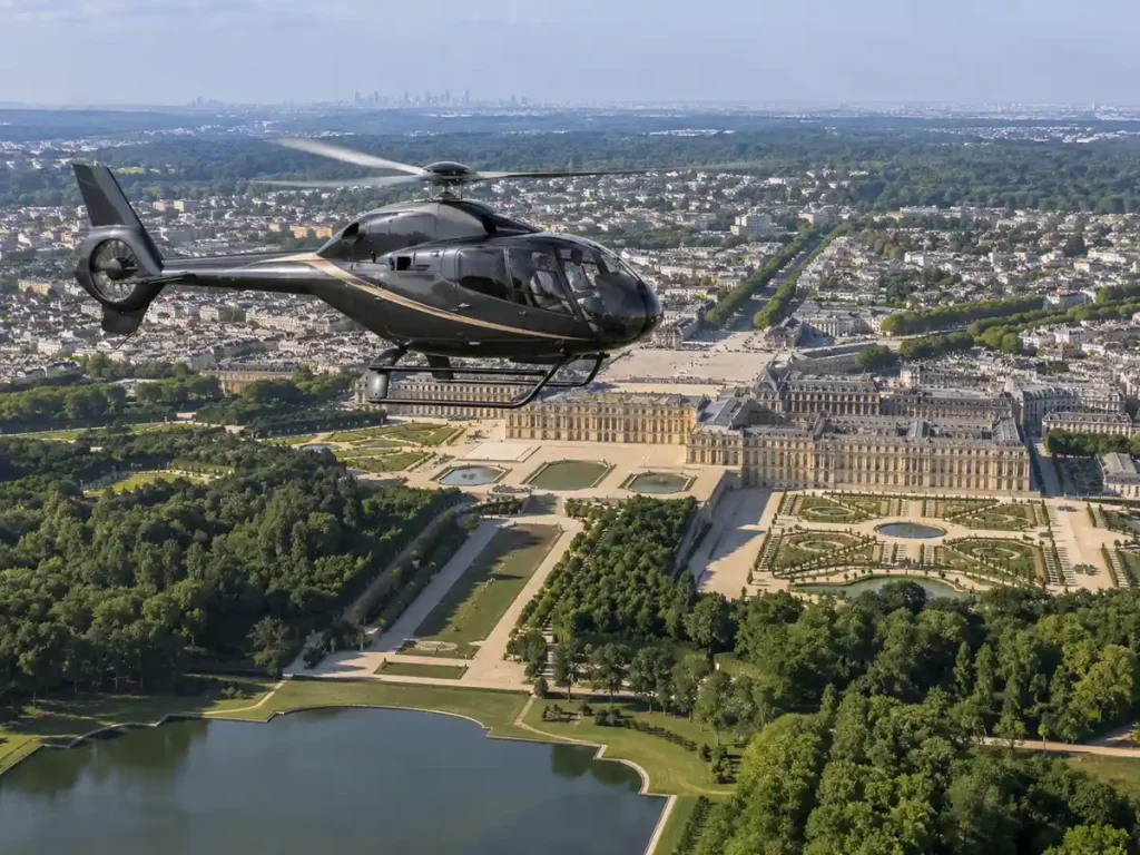 Vol en hélicoptère au-dessus de Versailles et de ses jardins